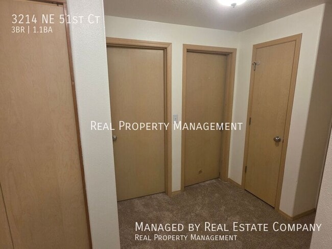 Building Photo - 3214 NE 51st Ct