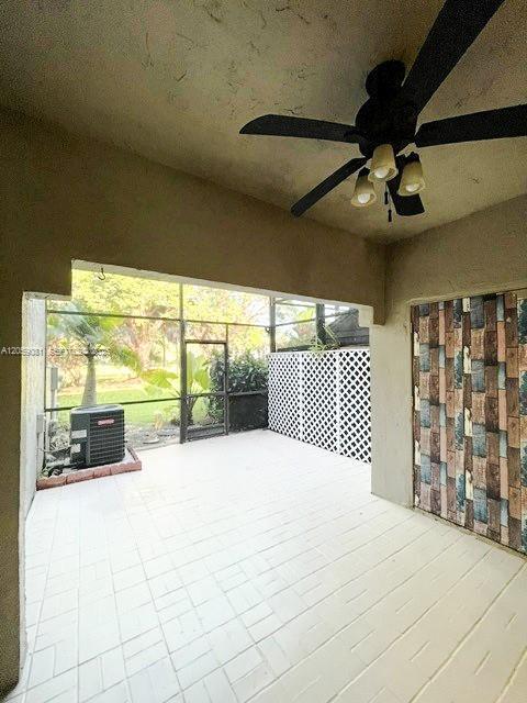 Building Photo - 10540 SW 154th Ct
