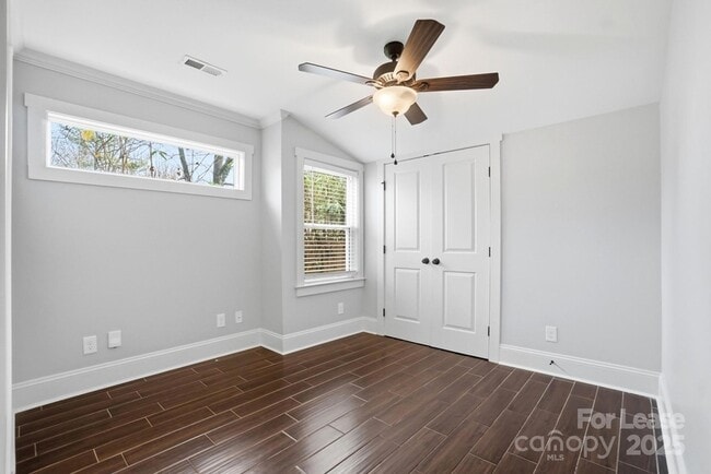 Building Photo - 2830 Hilliard Dr