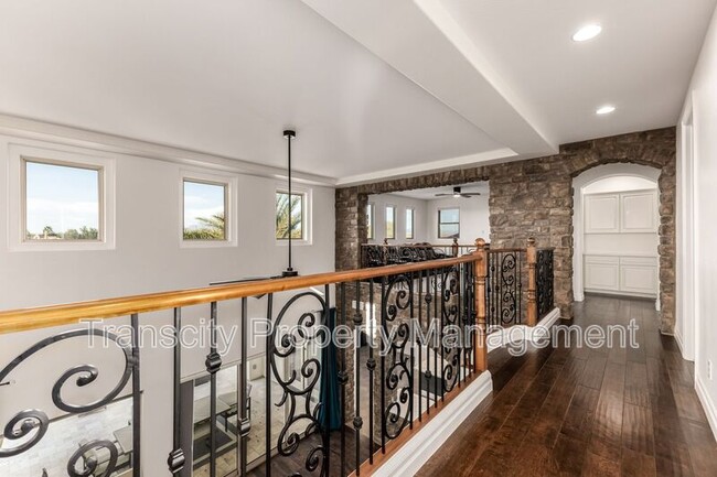 Building Photo - 1636 E Sattoo Way