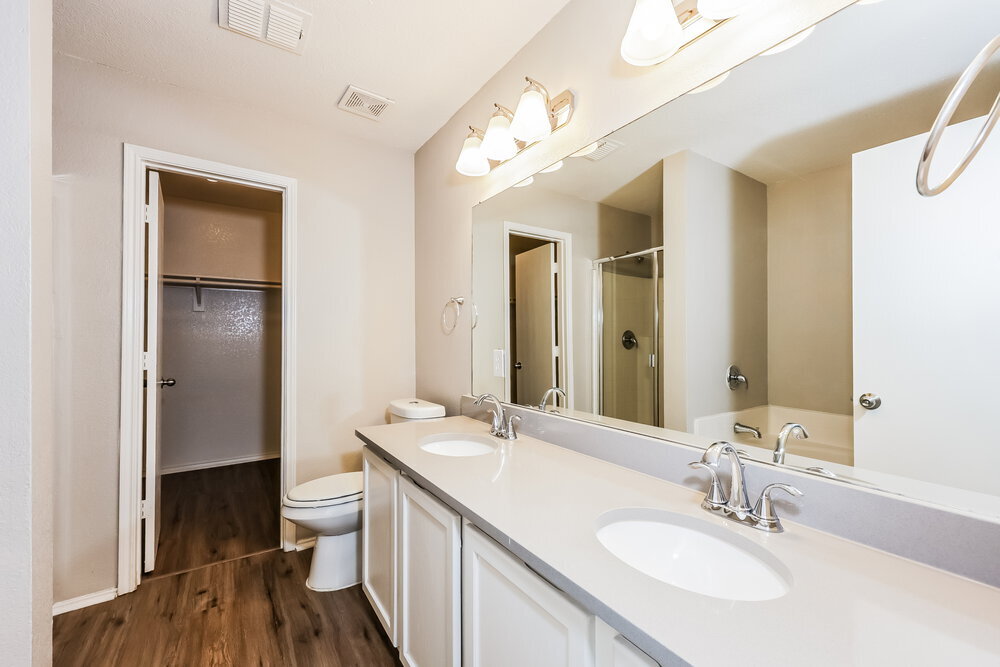 Building Photo - 8764 Stonebriar Ln