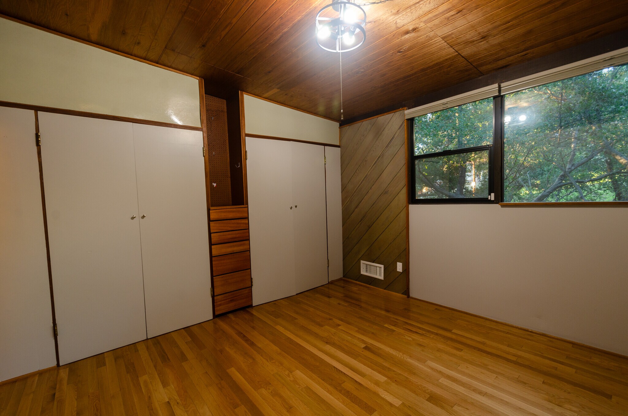 Building Photo - 9801 Shadow Island Dr