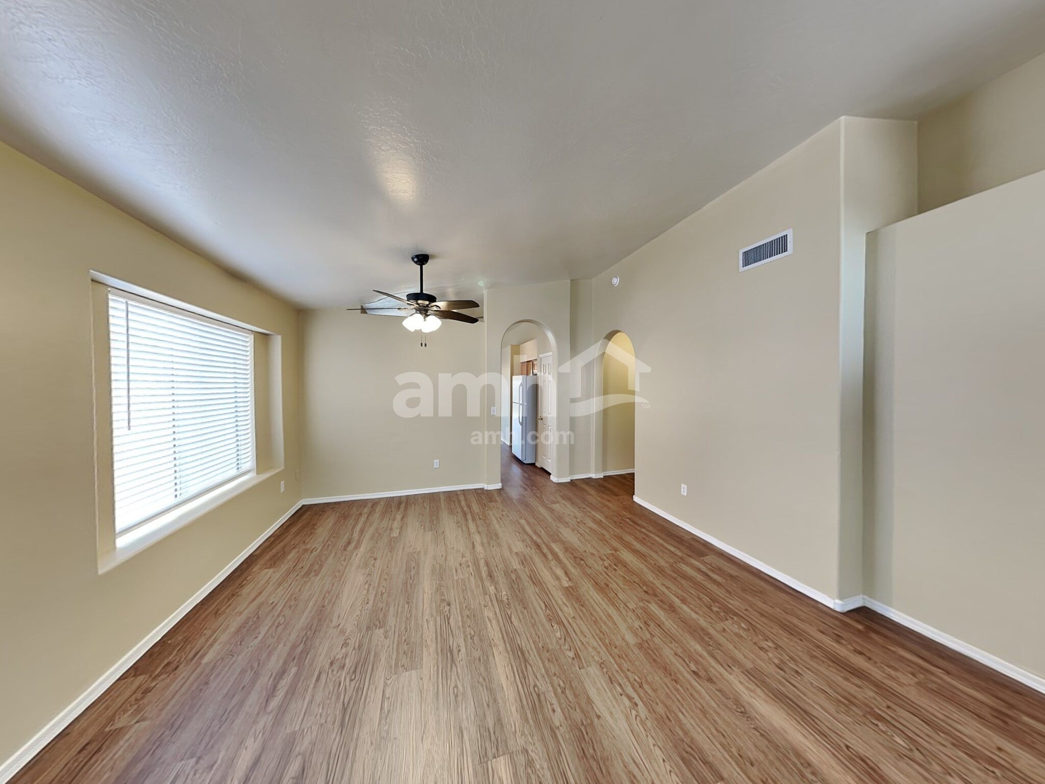 Building Photo - 7515 E Medina Ave