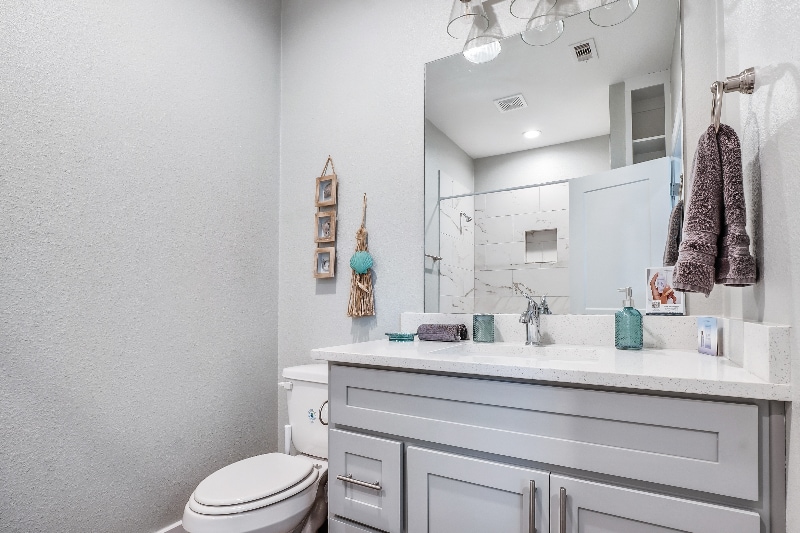 Building Photo - 144 W 5th St