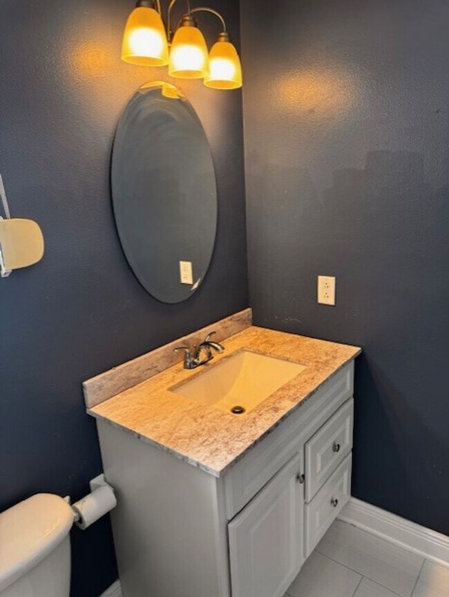Building Photo - Available Now! Absolutely gorgeous 3 bedro...
