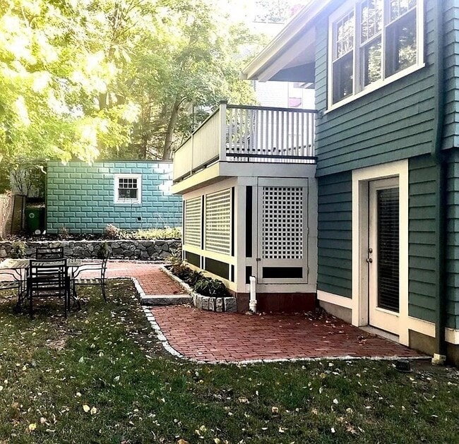 Building Photo - 70 Sumner St