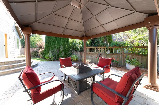 Building Photo - 20322 10th Ave W