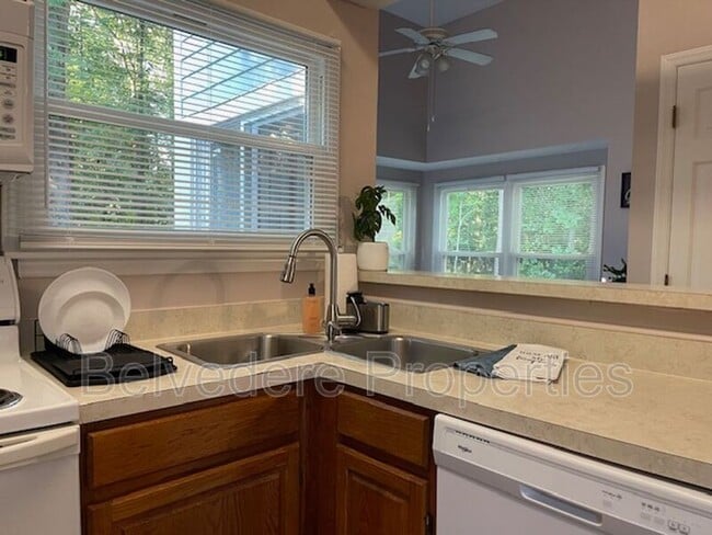 Building Photo - 3607 McCuiston Rd