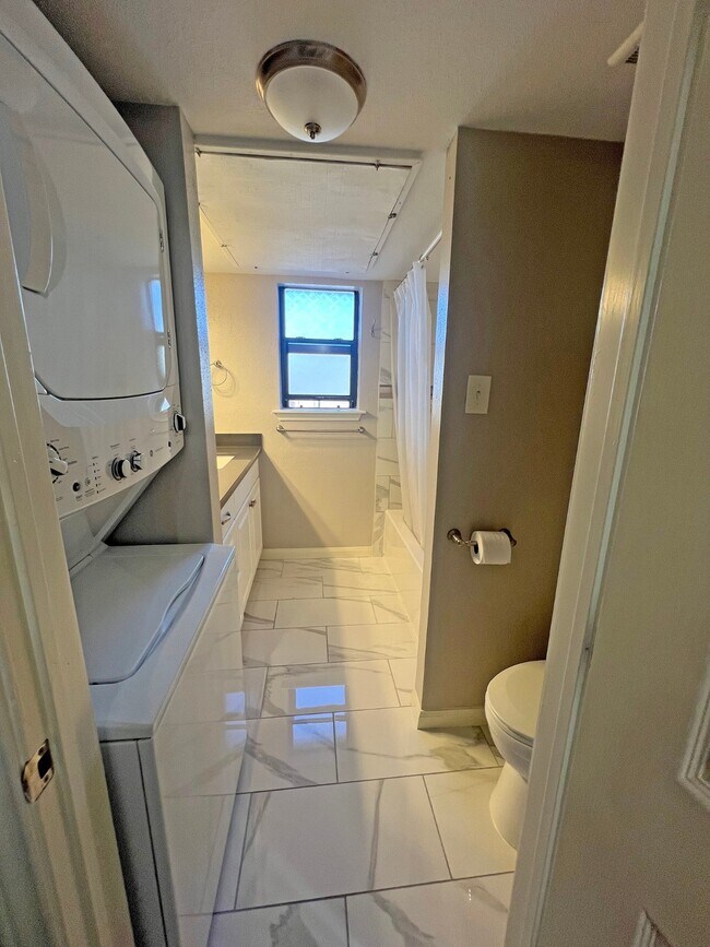 Building Photo - 1201 McDuffie St