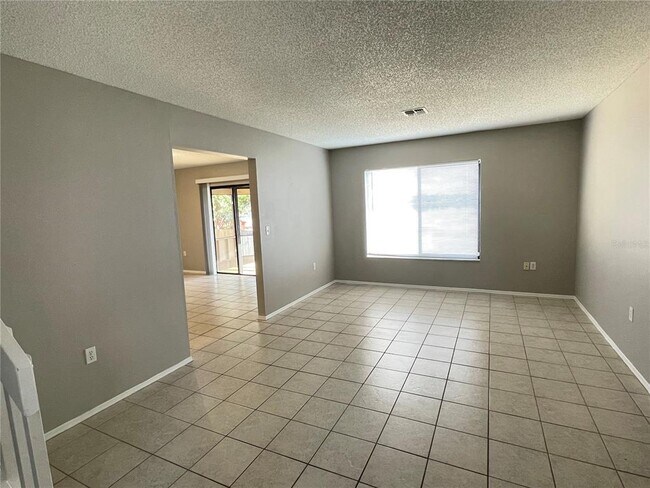 Building Photo - 687 Lake Dexter Cir
