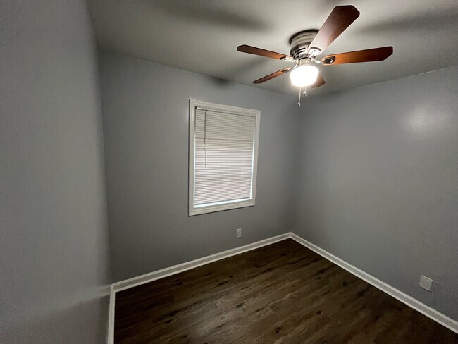Building Photo - 2619 Dundeen St