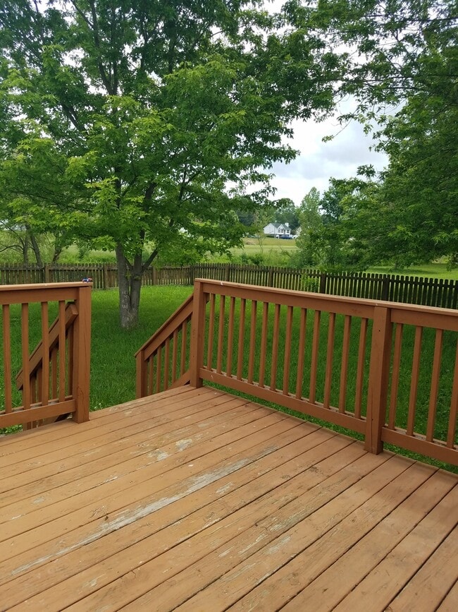 Building Photo - 394 Valley View Dr