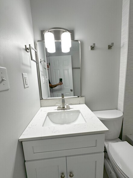 Building Photo - 234 Locust St