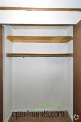 Closet - Kings Crossing Apartments