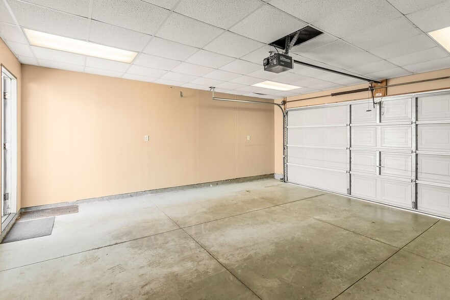 Garage for extra storage - 135 Hancock St