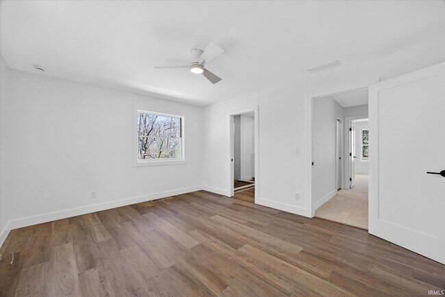 Building Photo - 4620 S Woodbine Dr