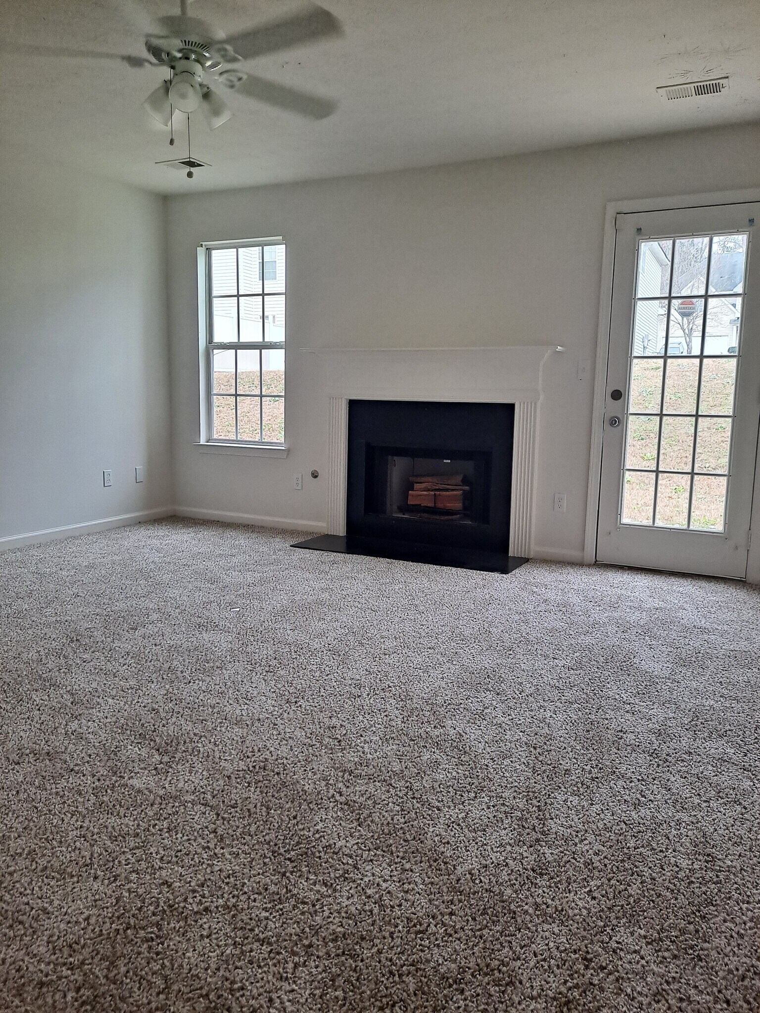 Building Photo - 5646 One Lake Way