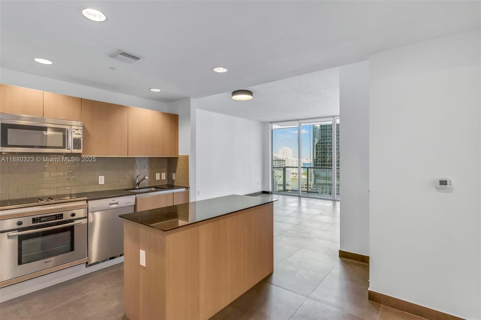 Building Photo - 1050 Brickell Ave