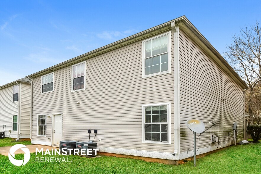 Building Photo - 5861 San Gabriel Ln