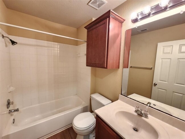 Building Photo - 107 Lavaca Loop
