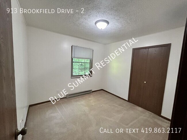Building Photo - 913 Brookfield Dr