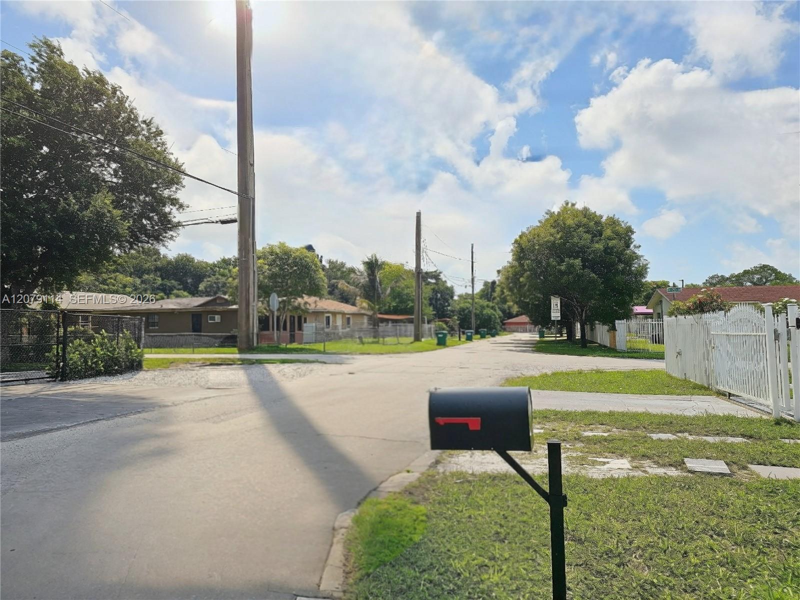 Building Photo - 2010 NW 70th St