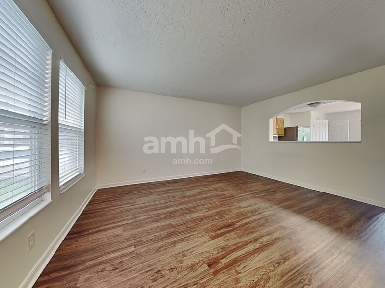 Building Photo - 781 Ackerly Dr