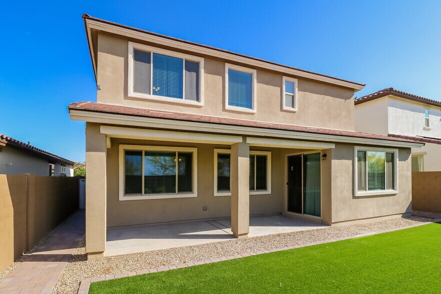 Building Photo - 21051 W Almeria Rd