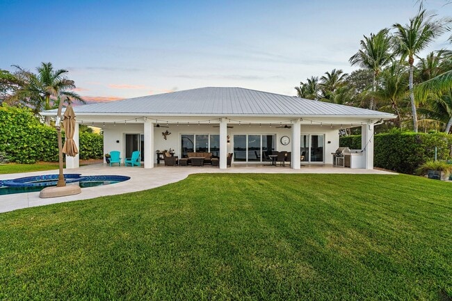 Building Photo - 954 Dolphin Ct