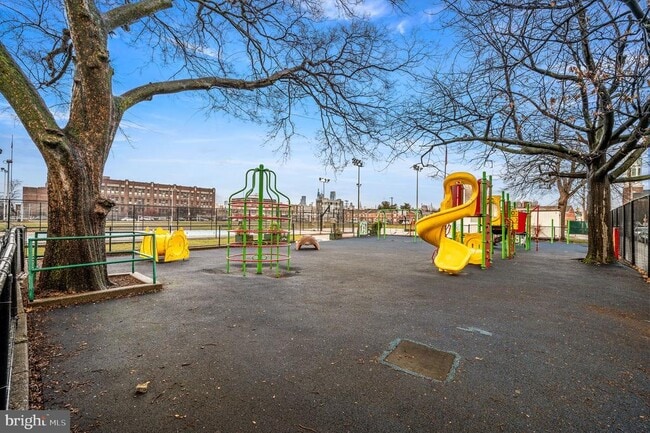 Building Photo - 1201 S 5th St