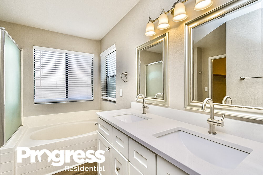 Building Photo - 5493 S Via Guayaquil