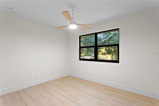 Building Photo - 4504 W Lamb Ave