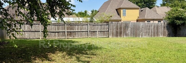 Building Photo - 5353 Farm Ridge Dr