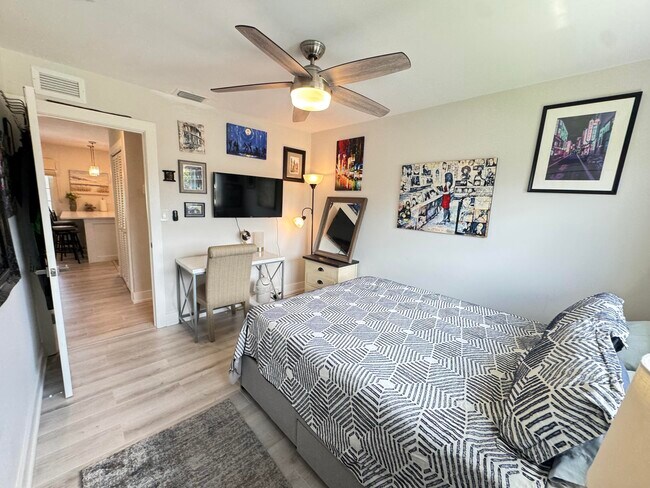 Building Photo - 5505 N Ocean Blvd