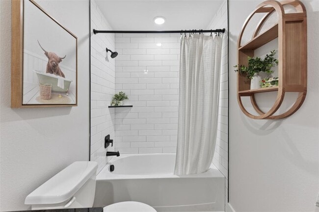 Building Photo - 9304 Felix Sparke Dr