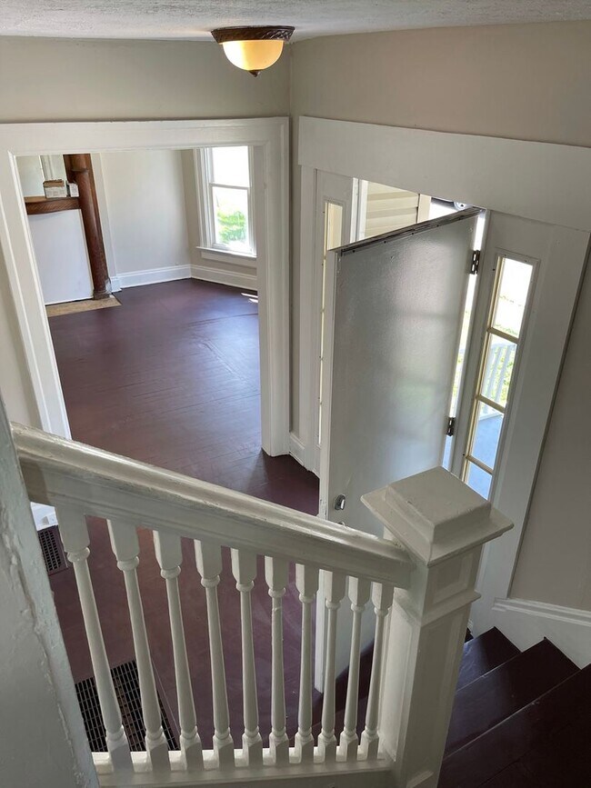 Building Photo - 112 Ridge Ave