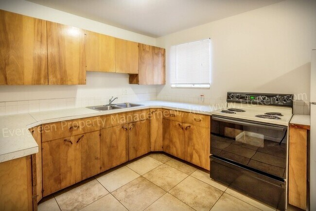 Building Photo - 1110 Gard Pl