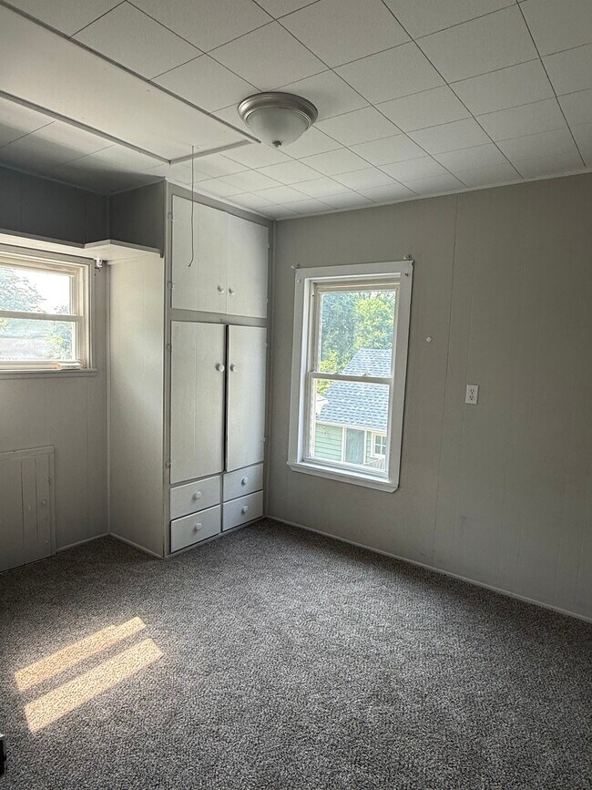 Bedroom 2 - 529 S Gault St