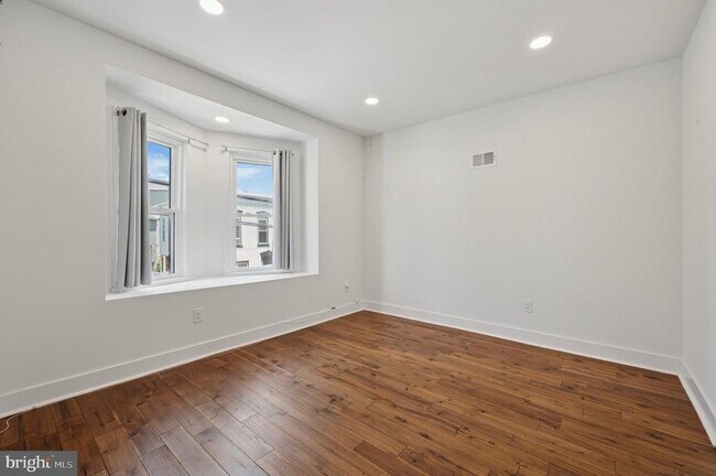 Building Photo - 2518 Carpenter St