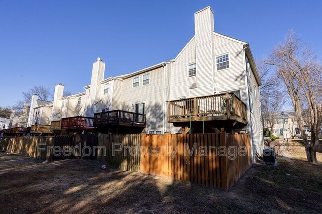 Building Photo - 16326 Taconic Cir