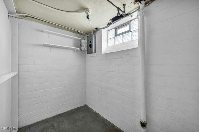 Building Photo - 766 E 232nd St