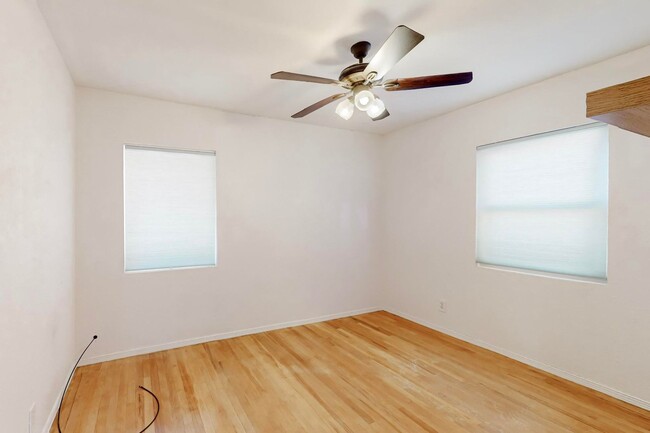 Building Photo - Charming 3 bedroom, 2 bath home in Central El Paso! Special No admin fee, $29 application fee!