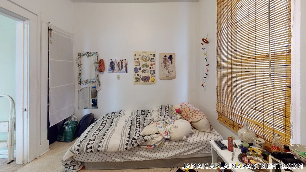 Building Photo - 36 Mozart St