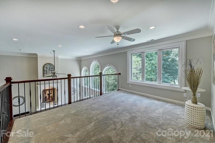 Building Photo - 2427 Mt Isle Harbor Dr