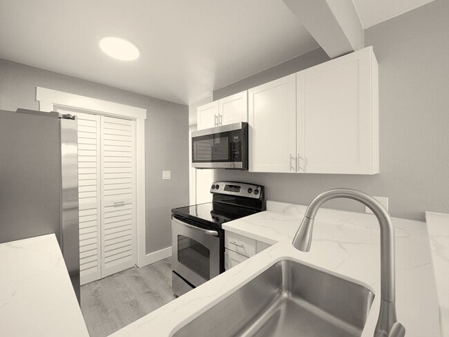 Building Photo - Updated Condo Available for Rent!