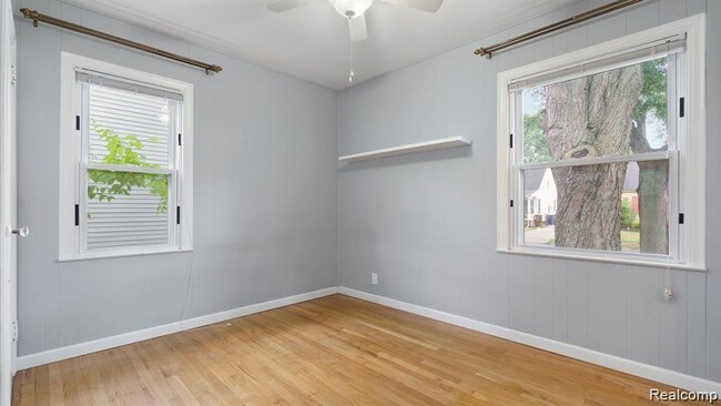 Building Photo - 2105 Barrett Ave