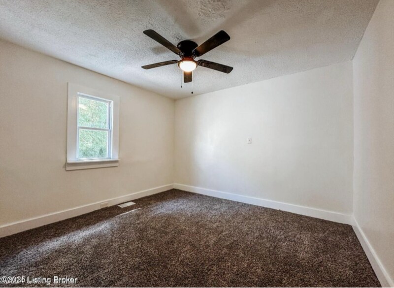 Building Photo - 3107 Greenwood Ave