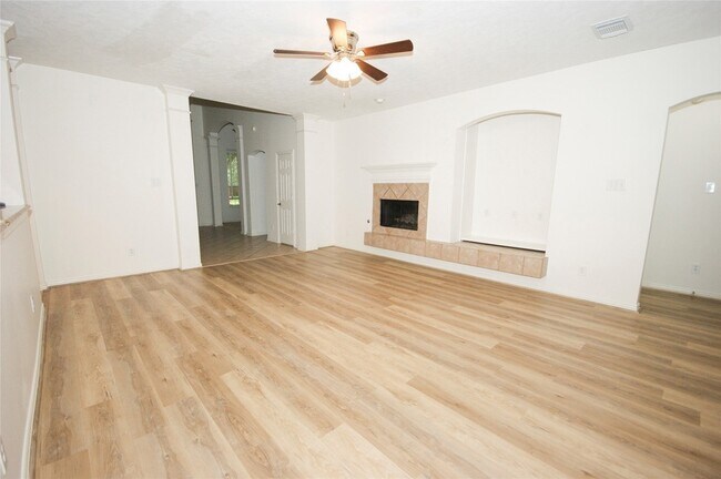 Building Photo - 310 Watercrest Harbor Ln