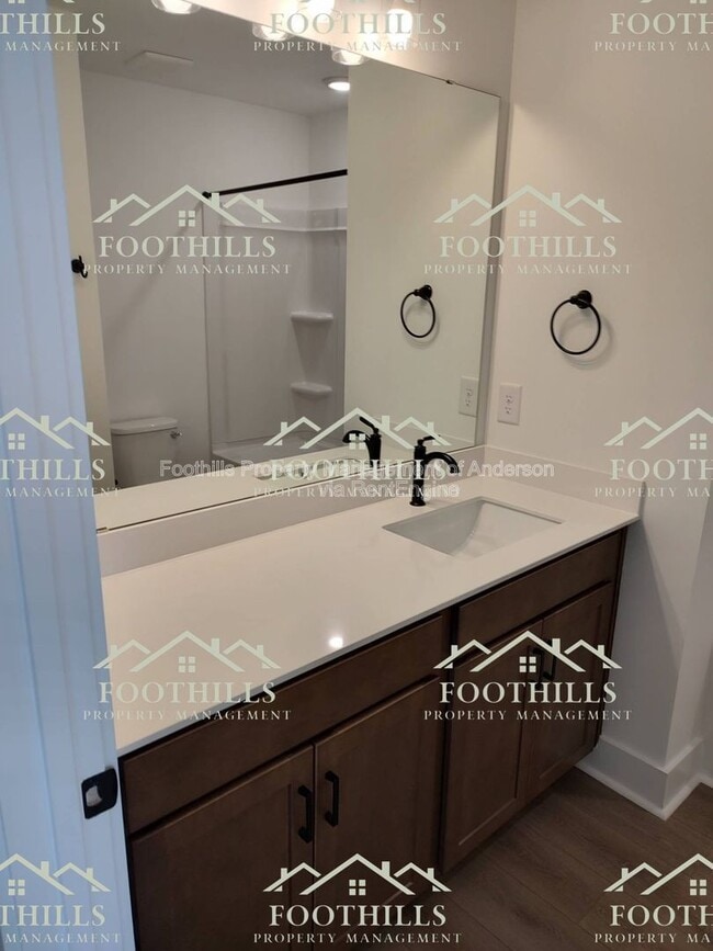 Building Photo - 267 Silo Rdg Dr