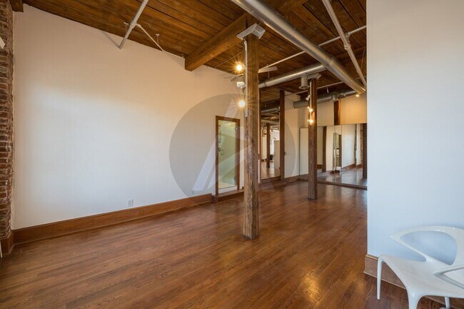 Building Photo - 161 Mangum St SW